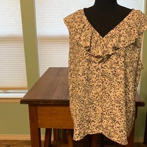 Ann Taylor XL black & white floral blouse